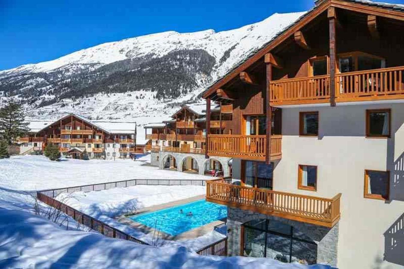 Résidence Les Alpages 4 étoiles - Appartement 4 personnes - Piscine, Hammam, Sauna, Jacuzzi - ValCenis 73480 Lanslebourg-Mont-Cenis Extérieur photo